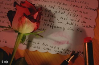 周三的情书：一首民谣如何治愈未说出口的情感遗憾