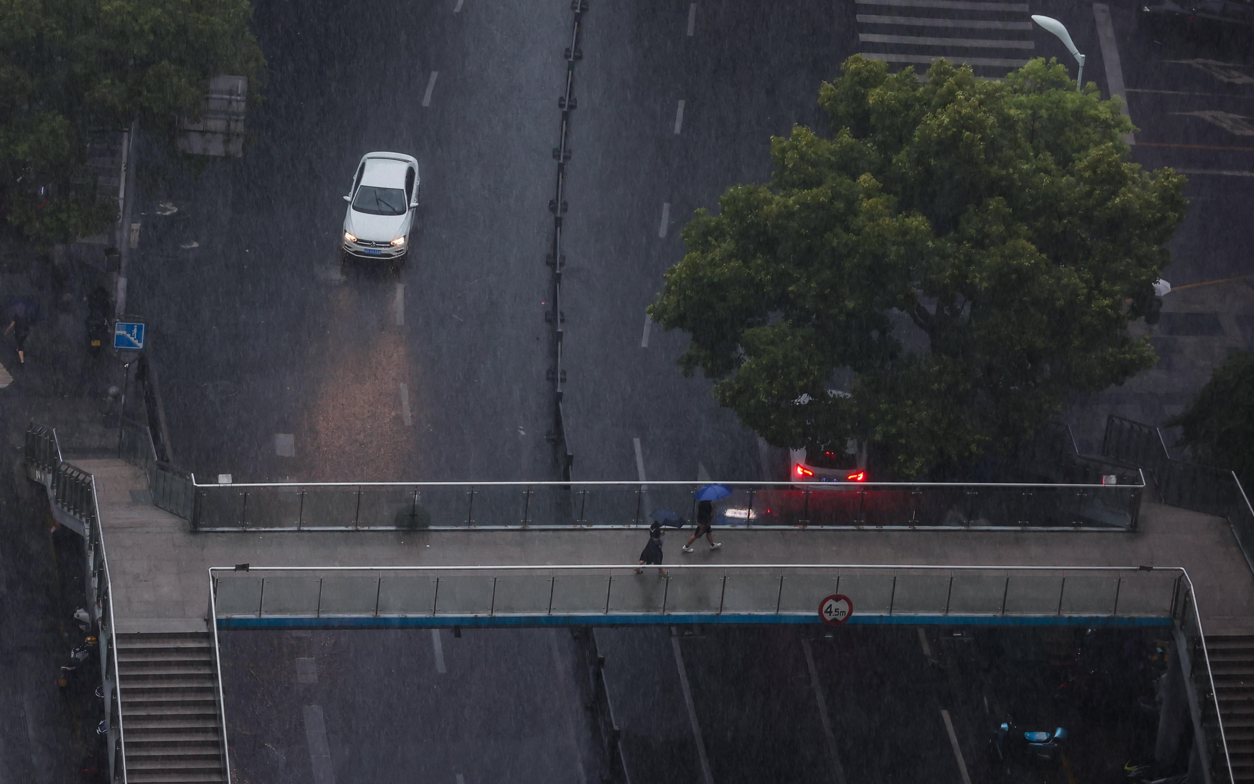 清镇天气全攻略:揭秘温和气候下的山水美景与出行智慧,让旅行更轻松愉悦 清镇天气全攻略:揭秘温和气候下的山水美景与出行智慧,让旅行更轻松愉悦