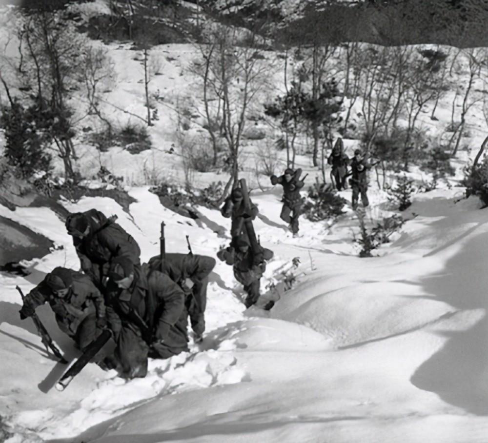 长津湖在哪?揭秘朝鲜北部咸镜北道的高山湖泊位置与旅游攻略 长津湖在哪?揭秘朝鲜北部咸镜北道的高山湖泊位置与旅游攻略