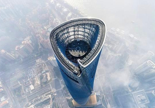 世界第二高楼上海中心大厦:揭秘632米螺旋奇迹如何征服天际 世界第二高楼上海中心大厦:揭秘632米螺旋奇迹如何征服天际