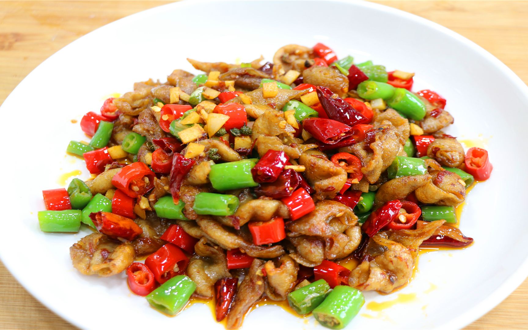 干煸肥肠：正宗川菜秘方，外酥里嫩轻松享，告别口感失望