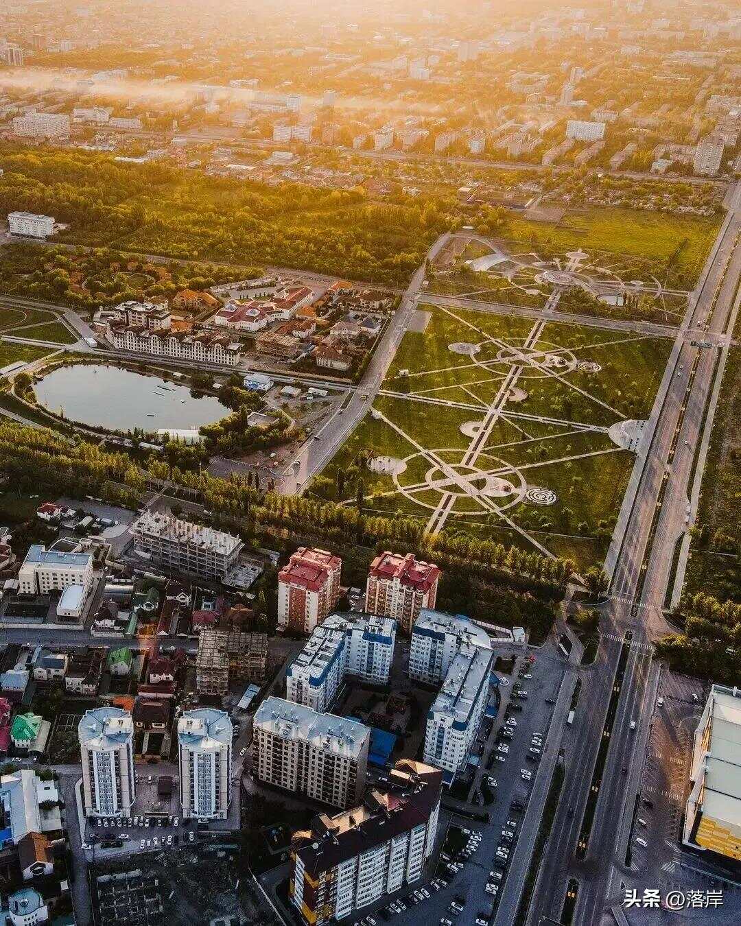 吉尔吉斯斯坦首都比什凯克:探索中亚枢纽的地理奥秘与文化魅力 吉尔吉斯斯坦首都比什凯克:探索中亚枢纽的地理奥秘与文化魅力