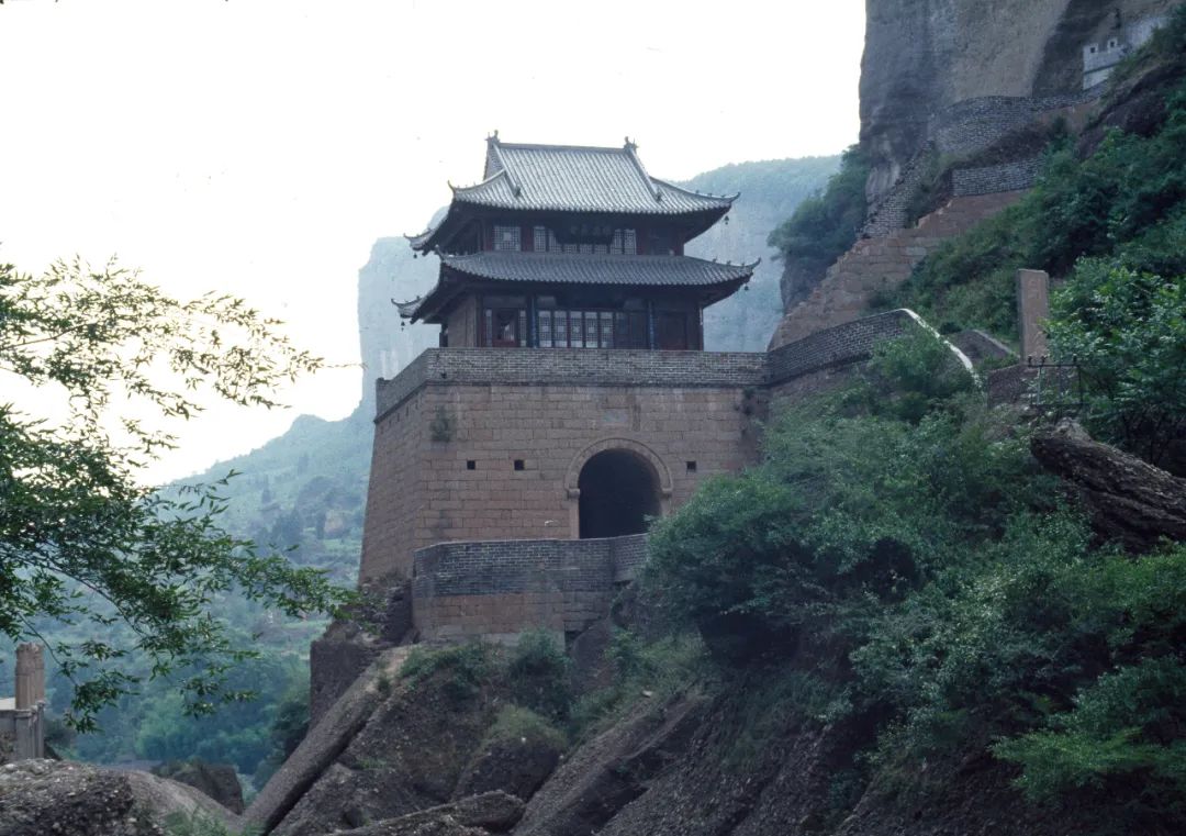 剑阁峥嵘而崔嵬:揭秘天下第一险关的地理战略与千年文化 剑阁峥嵘而崔嵬:揭秘天下第一险关的地理战略与千年文化