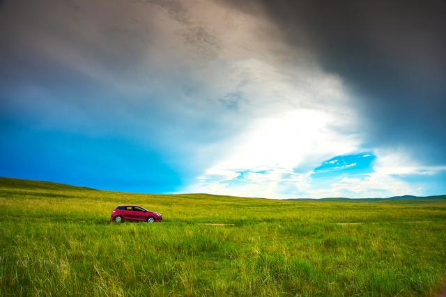 草原的图片:捕捉自由与治愈的绝美瞬间,轻松找到完美素材 草原的图片:捕捉自由与治愈的绝美瞬间,轻松找到完美素材