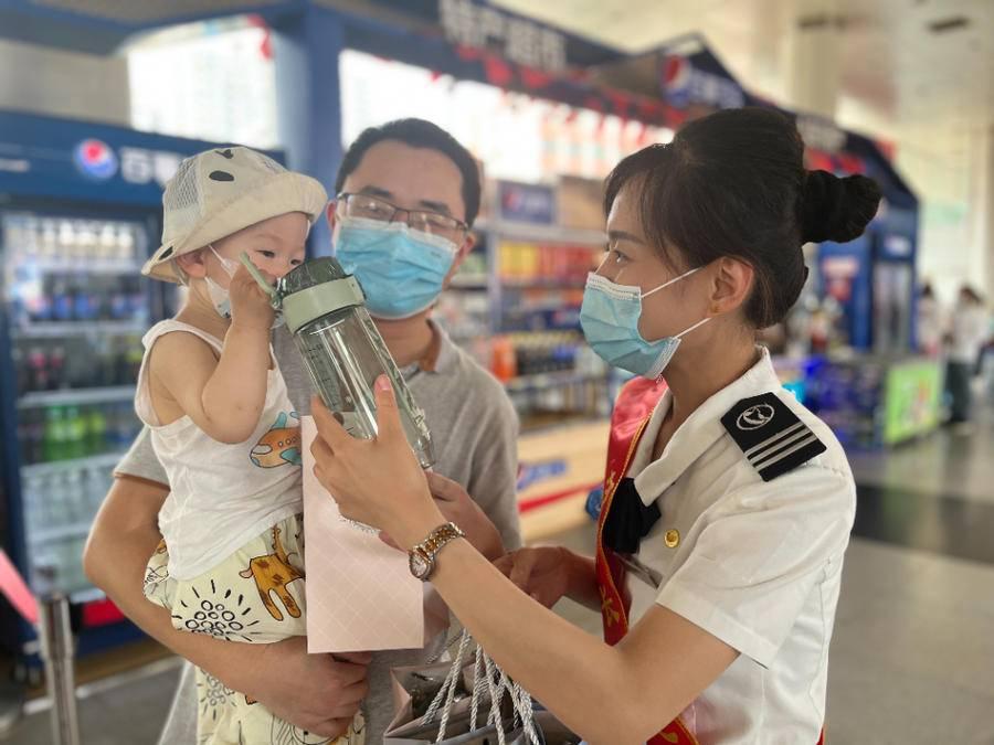 济南汽车总站出行全攻略:班次查询、购票技巧、换乘指南,让旅途更轻松愉快 济南汽车总站出行全攻略:班次查询、购票技巧、换乘指南,让旅途更轻松愉快